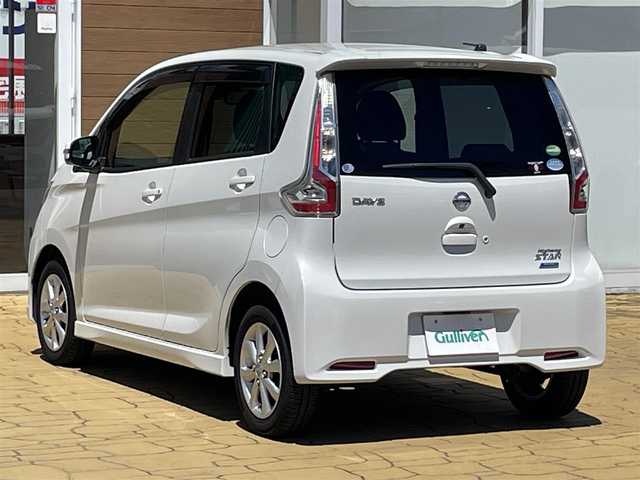 日産 デイズ ハイウェイスターX 宮崎県 2016(平28)年 3.9万km ホワイトパール 純正ナビ/メモリナビ/Bluetooth接続/フルセグテレビ/ETC/ドライブレコーダー/純正14インチアルミ/HID/ベンチシート
