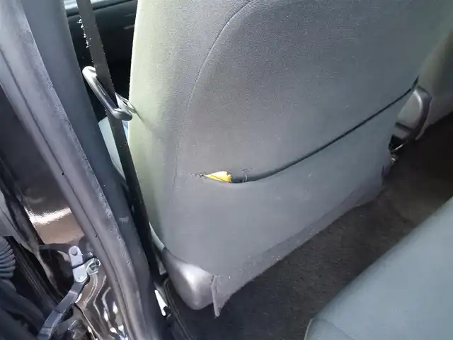 トヨタ アクア S 福井県 2017(平29)年 7.7万km ブラックマイカ 社外SDナビ（CN-RE06D）/・（フルセグTV/CD/DVD/Bluetooth）/バックカメラ/Toyota Safety Sense/レーンキープアシスト/横滑り防止装置/オートLEDライト/オートマチックハイビーム/ライトレベライザー/ステアリングリモコン/スペアタイヤ/スマートキー/保証書・取扱説明書