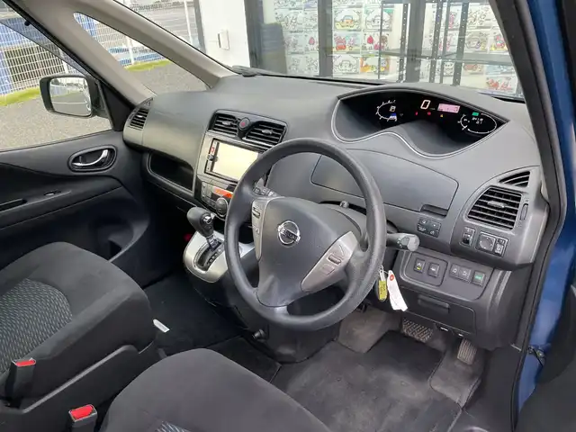 日産 セレナ 20X Vセレ +セーフ Sハイブリッド 千葉県 2015(平27)年 6.5万km シャイニングブルー 純正メモリナビ/(フルセグTV/BT/CD/DVD/FM/AM)/全周囲カメラ/純正フリップダウンモニター/衝突被害軽減システム/車線逸脱警報/クルーズコントロール/両側パワースライドドア/横滑り防止装置/ETC/アイドリングストップ/オートライト/ウィンカーミラー/電動格納ミラー/シートリフター/プッシュスタート/スマートキー/フロアマット/ドアバイザー