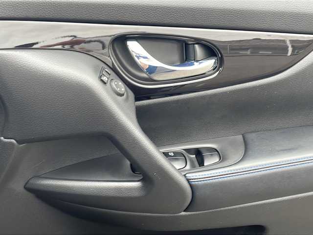日産 エクストレイル オーテック iパッケージ 福岡県 2020(令2)年 5.6万km ダイヤモンドブラック 純正９インチナビ/全周囲カメラ/Bluetooth/ＣＤ／ＤＶＤ再生機能有/フルセグＴＶ/デジタルインナーミラー/プロパイロット/パワーバックドア/ＥＴＣ/純正アルミホイール/サイドバイザー/LEDヘッドライト/コーナーセンサー