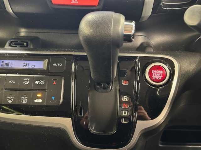 ホンダ Ｎ ＢＯＸ カスタム G Lパッケージ 静岡県 2017(平29)年 6.5万km プレミアムベルベットパープル・パール 純正ナビ/バックモニター/シティブレーキアクティブシステム/パワースライドドア/ＥＴＣ/横滑り抑制機能/ＥＣＯＮモード/ステアリングリモコン/オートエアコン/サイドアンダーミラー/スマートキー