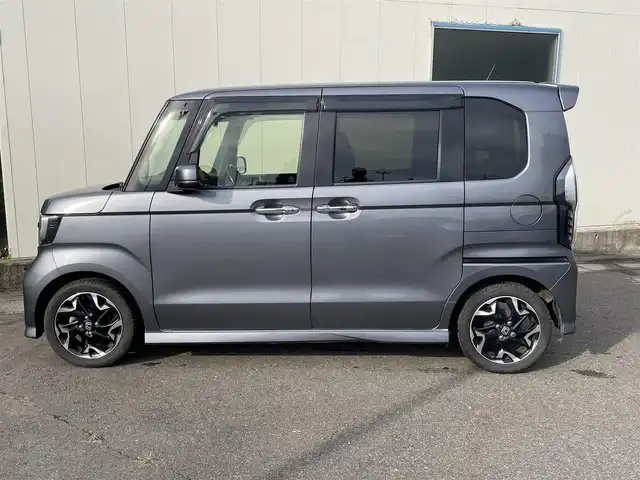 ホンダ Ｎ ＢＯＸ カスタム SSブラックSパッケージ 福島県 2017(平29)年 8.4万km クリスタルブラックパール (株)IDOMが運営する【じしゃロン福島店】の自社ローン専用車両になります。こちらは現金またはオートローンご利用時の価格です。自社ローンご希望の方は別途その旨お申付け下さい/純正ナビ/バックカメラ/ドアバイザー/シートヒーター/ステアリングリモコン/両側パワースライドドア/ETC/フォグランプ
