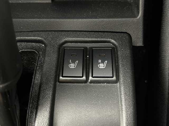 スズキ ジムニー XC 愛知県 2022(令4)年 1.1万km ミディアムグレー 禁煙車/ワンオーナー/４WD/ターボ/純正7インチディスプレイオーディオ/（AM/FM/CD/DVD/Bluetooth/USB）/バックカメラ/スズキセーフティサポート/・衝突軽減ブレーキ/・レーンキープアシスト/・オートマチックハイビーム/ETC/デジタルインナーミラー/前後ドライブレコーダー/シートヒーター/アイドリングストップ/ダウンヒルアシスト/ヘッドライトウォッシャー/純正16インチアルミホイール/純正フロントグリル有/スマートキー/スペアキー1本/プッシュスタート/LEDヘッドライト/フロントフォグランプ/オートライト/純正フロアマット/横滑り防止装置/電動格納ミラー/ヒーテッドドアミラー/