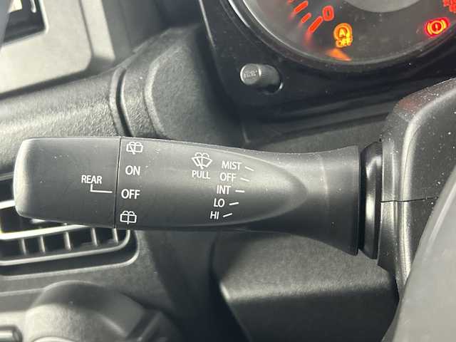 スズキ ジムニー XC 愛知県 2022(令4)年 1.1万km ミディアムグレー 禁煙車/ワンオーナー/４WD/ターボ/純正7インチディスプレイオーディオ/（AM/FM/CD/DVD/Bluetooth/USB）/バックカメラ/スズキセーフティサポート/・衝突軽減ブレーキ/・レーンキープアシスト/・オートマチックハイビーム/ETC/デジタルインナーミラー/前後ドライブレコーダー/シートヒーター/アイドリングストップ/ダウンヒルアシスト/ヘッドライトウォッシャー/純正16インチアルミホイール/純正フロントグリル有/スマートキー/スペアキー1本/プッシュスタート/LEDヘッドライト/フロントフォグランプ/オートライト/純正フロアマット/横滑り防止装置/電動格納ミラー/ヒーテッドドアミラー/