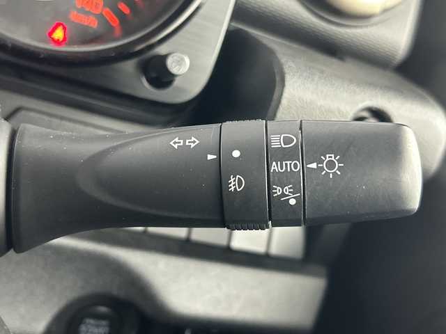 スズキ ジムニー XC 愛知県 2022(令4)年 1.1万km ミディアムグレー 禁煙車/ワンオーナー/４WD/ターボ/純正7インチディスプレイオーディオ/（AM/FM/CD/DVD/Bluetooth/USB）/バックカメラ/スズキセーフティサポート/・衝突軽減ブレーキ/・レーンキープアシスト/・オートマチックハイビーム/ETC/デジタルインナーミラー/前後ドライブレコーダー/シートヒーター/アイドリングストップ/ダウンヒルアシスト/ヘッドライトウォッシャー/純正16インチアルミホイール/純正フロントグリル有/スマートキー/スペアキー1本/プッシュスタート/LEDヘッドライト/フロントフォグランプ/オートライト/純正フロアマット/横滑り防止装置/電動格納ミラー/ヒーテッドドアミラー/