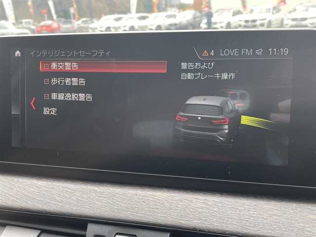 ＢＭＷ Ｘ１ sDrive 18i 福岡県 2019(令1)年 1.3万km サファイアブラックP ・純正ＨＤＤナビ／ＵＳＢ／Ｂｌｕｅｔｏｏｔｈ/・バックカメラ/・茶革シート／シートヒーター/・ドライブレコーダー/・ＥＴＣ/・純正１８ＡＷ/・スマートキー/・ＬＥＤライト/・プッシュスタート/・オートライト/・パーキングアシスト/・レーンキープアシスト/・パワーシート/・保証書