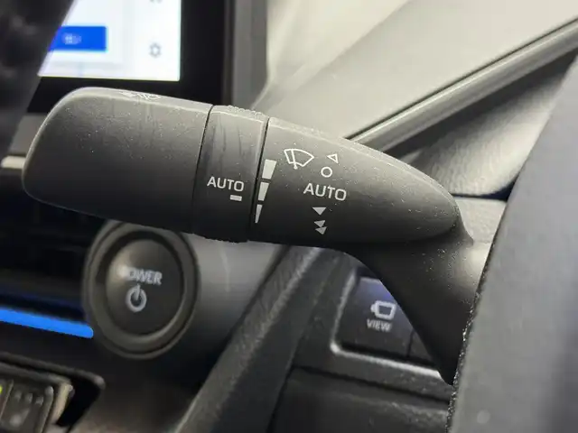 トヨタ プリウス Z 三重県 2023(令5)年 6.8万km プラチナホワイトパールマイカ ハイブリッド/FF/フロアCVT/純正 12.3インチディスプレイオーディオPlus＆ナビ/（FM/AM/TV/Bluetooth/USB/iPod/CarPlay/AndroidAuto/Miracast）/バックガイドモニター/モデリスタエアロ（F/S/R下）/ドライブレコーダー 前後/ETC2.0/Toyota Safety Sense/●プリクラッシュセーフティ/●レーントレーシングアシスト/●レーダークルコン（全車速追従機能付）/●オートハイビーム/●ロードサインアシスト/●ドライバー異常時対応システム/●プロアクティブドライビングアシスト/●発進遅れ告知機能/・緊急時操舵支援＋フロントクロストラフィックアラート/・ブラインドスポットモニター＆＋安心降車アシスト［SEA］＋後方車両接近告知（【OP】周辺車両接近時サポート（録画機能））/・トヨタ チームメイト［アドバンスト パーク］（リモート機能付）/など/装備/・AC100Vアクセサリーコンセント（1500W）/・シートヒーター＆ベンチレーション（D/N）/・オートライト/・LEDヘッドランプ/・オートエアコン/・電子パーキングブレーキ＆ブレーキホールド/・ステアリングスイッチ/・保/取/・19inAW/・スマートキーx2/など