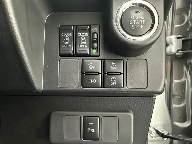 トヨタ タンク カスタムG－T 兵庫県 2019(令1)年 3.6万km シルバー トヨタセーフティセンス/純正SDナビ＆フルセグTV/（CD＆DVD＆SD＆BT）/バックカメラ/両側パワースライドドア/ビルトインETC/社外ドライブレコーダー/オートライト＆ハイビーム/LEDライト/スマートキー/プッシュスタート/コーナーセンサー/ドアバイザー/フロアマット/Wエアバック/スペアキー有り