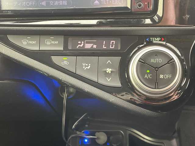 トヨタ アクア S スタイルブラック 愛知県 2016(平28)年 7万km ダークブルーマイカ 純正ナビ/・Bluetooth/・CD/DVD/・ワンセグTV/バックカメラ/衝突軽減ブレーキ/レーンキープアシスト/オートマチックハイビーム/車両接近通報装置/ETC/前方ドライブレコーダー/エンジンスタートボタン/スマートキー/保証書/取扱説明書