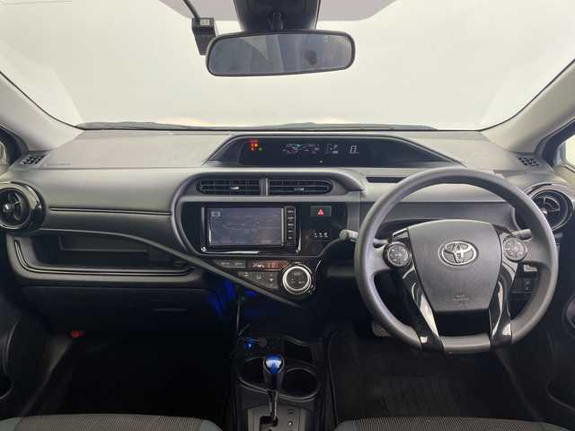 トヨタ アクア S スタイルブラック 愛知県 2016(平28)年 7万km ダークブルーマイカ 純正ナビ/・Bluetooth/・CD/DVD/・ワンセグTV/バックカメラ/衝突軽減ブレーキ/レーンキープアシスト/オートマチックハイビーム/車両接近通報装置/ETC/前方ドライブレコーダー/エンジンスタートボタン/スマートキー/保証書/取扱説明書