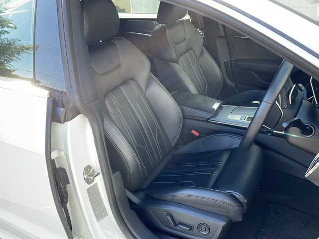 アウディ アウディ Ａ７ SB 40TDIクワトロ Sライン 京都府 2021(令3)年 4万km グレイシアホワイトメタリック 純正ナビ/フルセグTV/Bluetooth/全周囲カメラ/Bカメラ/イージークローザー/前席メモリ付パワーシート/全席シートヒーター/バーチャルコックピット＋/アンビエントライト/レーザーライト/Slineパッケージ/・スポーツサスペンション/・アウディサイドアシスト/・アウディプレセンスリヤ/・S line エクステリア/・デコラティブパネル マットブラッシュトアルミニウム/・マルチカラーアンビエントライティング/・マトリクスLEDヘッドライト　ダイナミックインディケーター付/・LEDリヤコンビネーションランプ