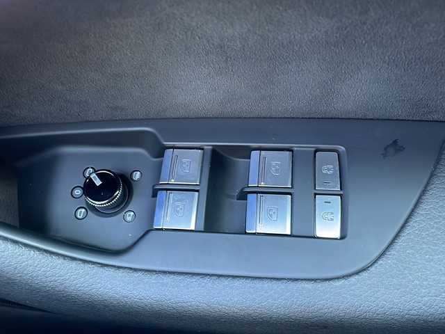 アウディ アウディ Ａ７ SB 40TDIクワトロ Sライン 京都府 2021(令3)年 4万km グレイシアホワイトメタリック 純正ナビ/フルセグTV/Bluetooth/全周囲カメラ/Bカメラ/イージークローザー/前席メモリ付パワーシート/全席シートヒーター/バーチャルコックピット＋/アンビエントライト/レーザーライト/Slineパッケージ/・スポーツサスペンション/・アウディサイドアシスト/・アウディプレセンスリヤ/・S line エクステリア/・デコラティブパネル マットブラッシュトアルミニウム/・マルチカラーアンビエントライティング/・マトリクスLEDヘッドライト　ダイナミックインディケーター付/・LEDリヤコンビネーションランプ