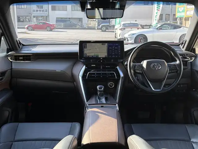 トヨタ ハリアー Z 三重県 2020(令2)年 7.2万km プレシャスブラックパール ワンオーナー/JBLサウンド/トヨタセーフティセンス/　・プリクラッシュセーフティ/　・レーントレーシングアシスト/　・ロードサインアシスト/　・ブラインドスポットモニター/　・クリアランスソナー/　・パーキングサポートブレーキ/　・レーダーグルーズコントロール/　・リアクロストラフィックアラート/　・ドライブモードセレクトスイッチ/メーカーナビ/　・ApppleCarPlay/　・AndroidAuto/　・Bluetooth/　・MiraCast/　・フルセグTV/　・AUX/純正デジタルインナーミラー（録画機能付き）/パワーバックドア/バックガイドモニター/スマートキー/プッシュスタート/オートマチックハイビーム/オートライト/LEDヘッドライト/LEDフォグライト/ハーブレザーシート/D席パワーシート/革巻きステアリング/ステアリングスイッチ/置くだけ充電/ビルトインETC2.0/オートリトラクタブルミラー/ウィンカーミラー/電子パーキングブレーキ/オートブレーキホールド/純正フロアマット/リア席充電用USBポートx２/スペアタイヤ/横滑り防止機能/サイド/カーテン/ニーエアバック