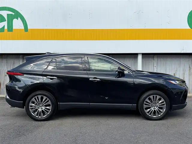 トヨタ ハリアー Z 三重県 2020(令2)年 7.2万km プレシャスブラックパール ワンオーナー/JBLサウンド/トヨタセーフティセンス/　・プリクラッシュセーフティ/　・レーントレーシングアシスト/　・ロードサインアシスト/　・ブラインドスポットモニター/　・クリアランスソナー/　・パーキングサポートブレーキ/　・レーダーグルーズコントロール/　・リアクロストラフィックアラート/　・ドライブモードセレクトスイッチ/メーカーナビ/　・ApppleCarPlay/　・AndroidAuto/　・Bluetooth/　・MiraCast/　・フルセグTV/　・AUX/純正デジタルインナーミラー（録画機能付き）/パワーバックドア/バックガイドモニター/スマートキー/プッシュスタート/オートマチックハイビーム/オートライト/LEDヘッドライト/LEDフォグライト/ハーブレザーシート/D席パワーシート/革巻きステアリング/ステアリングスイッチ/置くだけ充電/ビルトインETC2.0/オートリトラクタブルミラー/ウィンカーミラー/電子パーキングブレーキ/オートブレーキホールド/純正フロアマット/リア席充電用USBポートx２/スペアタイヤ/横滑り防止機能/サイド/カーテン/ニーエアバック