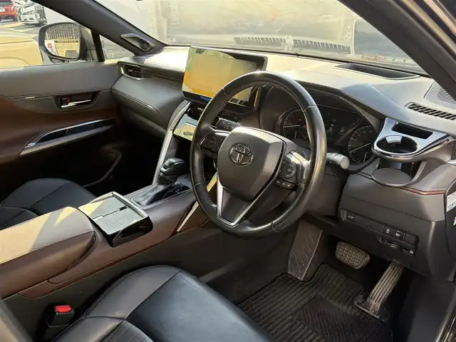 トヨタ ハリアー Z 三重県 2020(令2)年 7.2万km プレシャスブラックパール ワンオーナー/JBLサウンド/トヨタセーフティセンス/　・プリクラッシュセーフティ/　・レーントレーシングアシスト/　・ロードサインアシスト/　・ブラインドスポットモニター/　・クリアランスソナー/　・パーキングサポートブレーキ/　・レーダーグルーズコントロール/　・リアクロストラフィックアラート/　・ドライブモードセレクトスイッチ/メーカーナビ/　・ApppleCarPlay/　・AndroidAuto/　・Bluetooth/　・MiraCast/　・フルセグTV/　・AUX/純正デジタルインナーミラー（録画機能付き）/パワーバックドア/バックガイドモニター/スマートキー/プッシュスタート/オートマチックハイビーム/オートライト/LEDヘッドライト/LEDフォグライト/ハーブレザーシート/D席パワーシート/革巻きステアリング/ステアリングスイッチ/置くだけ充電/ビルトインETC2.0/オートリトラクタブルミラー/ウィンカーミラー/電子パーキングブレーキ/オートブレーキホールド/純正フロアマット/リア席充電用USBポートx２/スペアタイヤ/横滑り防止機能/サイド/カーテン/ニーエアバック
