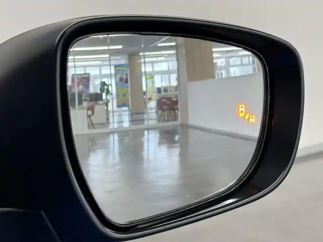 スズキ スイフト スポーツ 三重県 2024(令6)年 0.9万km スピーディーブルーメタリック/ブラック2トーンルーフ プレミアムガソリン・ターボ/FF/MTモード付フロア6AT/JVCケンウッド『彩速ナビ』（8インチ） MDV-S810L/（iPod/USB/SD/MEMORY/CD/DVD/TV/FM/AM/Bluetooth/HDMI/SMART USEN）/バックカメラ/ドライブレコーダー 前後/ビルトイン ETC/スズキセーフティサポート/・デュアルセンサーブレーキサポート/・車線逸脱抑制機能/・車線逸脱警報機能/・ふらつき警報機能/・アダプティブクルーズコントロール（ACC）/・ブラインドスポットモニター（車線変更サポート付）/・リヤクロストラフィックアラート/・リヤパーキングセンサー/・標識認識機能（車両進入禁止、はみ出し通行禁止、最高速度）/装備/・シートヒーター（D）/・オートエアコン/・オートライト/・LED ヘッドライト/・フロント＆リヤフォグライト/・ハイビームアシスト/・プッシュスタート/・ステアリングスイッチ/・パドルシフト/・純正17inAW/・スマートキー