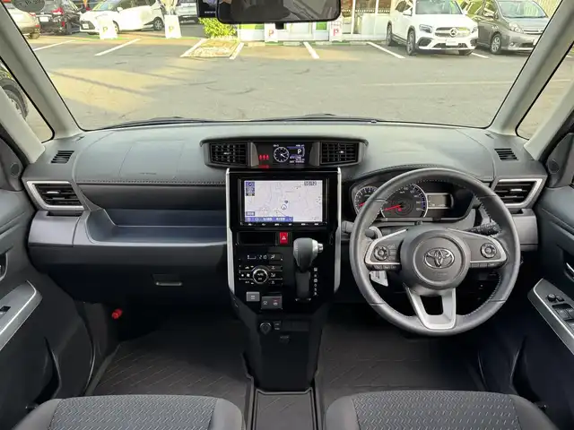 トヨタ ルーミー カスタムG 千葉県 2020(令2)年 4.5万km レーザーブルークリスタルシャイン ワンオーナー/純正ナビ（NSZT-Y68T）/フルセグTV/Bluetooth/全方位カメラ/バックカメラ/両側パワースライド/レーダークルーズコントロール/レーンキープアシスト/衝突軽減システム/コーナーセンサー/オートホールド/電動パーキング/LEDヘッドライト/オートライト/ステアリングスイッチ/純正14インチAW/ビルトインETC/前後ドライブレコーダー/プッシュスタート/スマートキー/純正フロアマット/純正ドアバイザー/アイドリングストップ/横滑り防止装置/ABS/盗難防止装置/保証書/取扱説明書