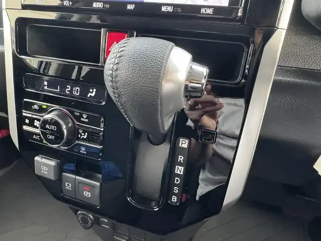 トヨタ ルーミー カスタムG 千葉県 2020(令2)年 4.5万km レーザーブルークリスタルシャイン ワンオーナー/純正ナビ（NSZT-Y68T）/フルセグTV/Bluetooth/全方位カメラ/バックカメラ/両側パワースライド/レーダークルーズコントロール/レーンキープアシスト/衝突軽減システム/コーナーセンサー/オートホールド/電動パーキング/LEDヘッドライト/オートライト/ステアリングスイッチ/純正14インチAW/ビルトインETC/前後ドライブレコーダー/プッシュスタート/スマートキー/純正フロアマット/純正ドアバイザー/アイドリングストップ/横滑り防止装置/ABS/盗難防止装置/保証書/取扱説明書