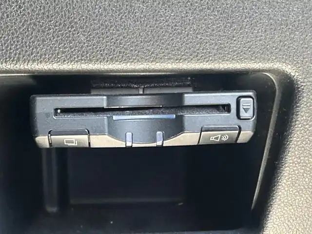 ダイハツ タント カスタム RS SA 滋賀県 2014(平26)年 8.6万km パールホワイトⅢ 禁煙車/純正8型メモリーナビ/・CD/DVD/フルセグ/Bluetooth/バックカメラ/両側自動スライドドア/純正LEDヘッドライト/ステアリングスイッチ/純正１５AW/横滑り防止/衝突軽減ブレーキ/オートライト/ETC/プッシュスタート/スマートキー