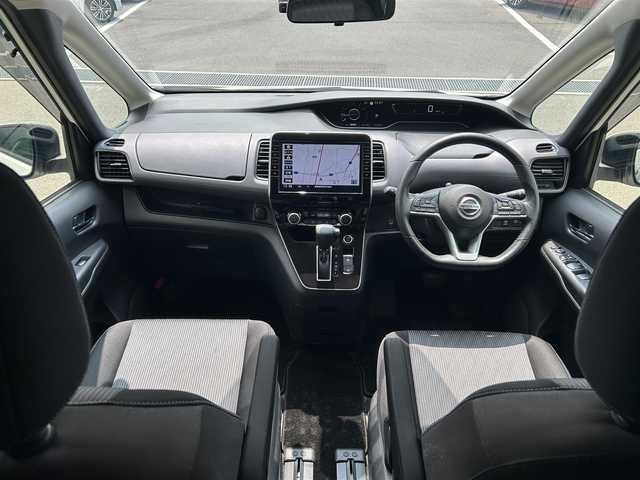 日産 セレナ ハイウェイスター V 愛媛県 2020(令2)年 4.5万km ブリリアントホワイトパール プロパイロット/フリップダウンモニター/両側電動スライドドア/ハンズフリー電動スライドドア/アラウンドビューモニター/純正メモリナビ/CD/DVD/BD/BT/MSV/iPod/フルセグTV/ドライブレコーダー/ビルトインETC/エマージェンシーブレーキ/ブラインドスポットモニター/レーンキープアシストシステム/コーナーセンサー/リア5面スモークフィルム/LEDヘッドライト/オートライト/フォグランプ/純正フロアマット/純正16インチアルミホイール/ドアバイザー/プッシュスタート/スマートキー/スペアキー１本