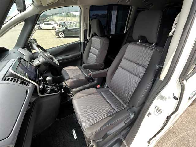 日産 セレナ ハイウェイスター V 愛媛県 2020(令2)年 4.5万km ブリリアントホワイトパール プロパイロット/フリップダウンモニター/両側電動スライドドア/ハンズフリー電動スライドドア/アラウンドビューモニター/純正メモリナビ/CD/DVD/BD/BT/MSV/iPod/フルセグTV/ドライブレコーダー/ビルトインETC/エマージェンシーブレーキ/ブラインドスポットモニター/レーンキープアシストシステム/コーナーセンサー/リア5面スモークフィルム/LEDヘッドライト/オートライト/フォグランプ/純正フロアマット/純正16インチアルミホイール/ドアバイザー/プッシュスタート/スマートキー/スペアキー１本