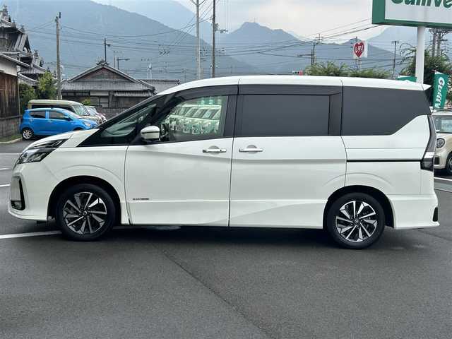 日産 セレナ ハイウェイスター V 愛媛県 2020(令2)年 4.5万km ブリリアントホワイトパール プロパイロット/フリップダウンモニター/両側電動スライドドア/ハンズフリー電動スライドドア/アラウンドビューモニター/純正メモリナビ/CD/DVD/BD/BT/MSV/iPod/フルセグTV/ドライブレコーダー/ビルトインETC/エマージェンシーブレーキ/ブラインドスポットモニター/レーンキープアシストシステム/コーナーセンサー/リア5面スモークフィルム/LEDヘッドライト/オートライト/フォグランプ/純正フロアマット/純正16インチアルミホイール/ドアバイザー/プッシュスタート/スマートキー/スペアキー１本