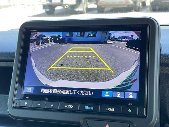 ホンダ Ｎ ＢＯＸ カスタム ターボ 山口県 2025(令7)年 0.6万km プラチナホワイトパール 純正8インチHonda CONNECTナビ/・フルセグテレビ/・Bluetooth接続/バックカメラ/ビルトインETC/ドライブレコーダー/ホンダセンシング/・衝突軽減ブレーキ/・踏み間違い衝突軽減システム/・急アクセル抑制機能/・路外逸脱抑制機能/・歩行者事故低減ステアリング/・アダプティブクルーズコントロール/・車線維持支援システム/・先行車発進お知らせ機能/・標識認識機能/・エマージェンシーストップシグナル/パドルシフト/USB入力端子/両側パワースライドドア/ハーフレザーシート/シートヒーター/チップアップシート/純正フロアマット/スマートキー/プッシュスタート/スペアキー/純正15インチアルミホイール/ウィンカーミラー/保証書