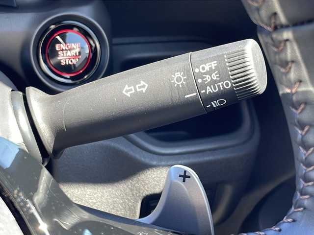 ホンダ Ｎ ＢＯＸ カスタム ターボ 山口県 2025(令7)年 0.6万km プラチナホワイトパール 純正8インチHonda CONNECTナビ/・フルセグテレビ/・Bluetooth接続/バックカメラ/ビルトインETC/ドライブレコーダー/ホンダセンシング/・衝突軽減ブレーキ/・踏み間違い衝突軽減システム/・急アクセル抑制機能/・路外逸脱抑制機能/・歩行者事故低減ステアリング/・アダプティブクルーズコントロール/・車線維持支援システム/・先行車発進お知らせ機能/・標識認識機能/・エマージェンシーストップシグナル/パドルシフト/USB入力端子/両側パワースライドドア/ハーフレザーシート/シートヒーター/チップアップシート/純正フロアマット/スマートキー/プッシュスタート/スペアキー/純正15インチアルミホイール/ウィンカーミラー/保証書