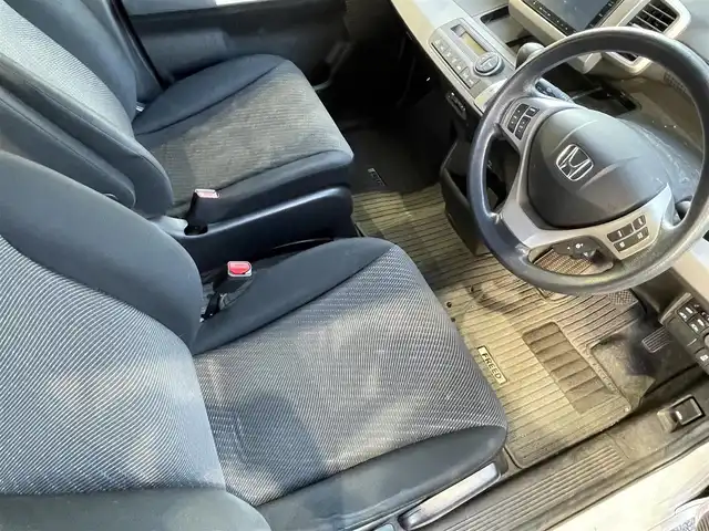 ホンダ フリード ハイブリット ジャストセレクション 福岡県 2013(平25)年 9.6万km ホワイトオーキッドパール (株)IDOMが運営する【じしゃロン八幡西店】の自社ローン専用車両になります。こちらは現金またはオートローンご利用時の価格です。自社ローンご希望の方は別途その旨お申付け下さい/純正ナビ(VXM-145VFi)/【Bluetooth・CD・DVD・TV】/バックカメラ/純正フリップダウンモニター/ETC/クルーズコントロール/両側パワースライドドア/スマートキー/オートライト/ステアリングスイッチ