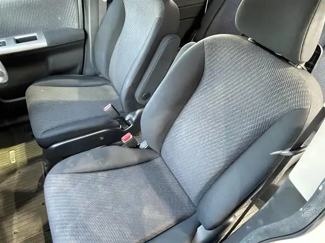 ホンダ フリード ハイブリット ジャストセレクション 福岡県 2013(平25)年 9.6万km ホワイトオーキッドパール (株)IDOMが運営する【じしゃロン八幡西店】の自社ローン専用車両になります。こちらは現金またはオートローンご利用時の価格です。自社ローンご希望の方は別途その旨お申付け下さい/純正ナビ(VXM-145VFi)/【Bluetooth・CD・DVD・TV】/バックカメラ/純正フリップダウンモニター/ETC/クルーズコントロール/両側パワースライドドア/スマートキー/オートライト/ステアリングスイッチ