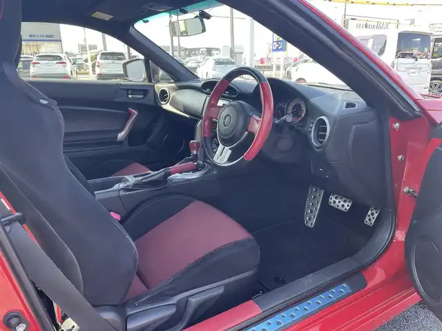 トヨタ ８６ GT 熊本県 2012(平24)年 10.3万km ライトニングレッド (株)IDOMが運営する【じしゃロン熊本店】の自社ローン専用車両になります。/こちらは現金またはオートローンご利用時の価格です。自社ローンご希望の方は別途その旨お申付け下さい/純正ナビ（ＣＤ　ＤＶＤ　ＳＤ　ワンセグＴＶ　ＢＴ）　/バックカメラ　/ＥＴＣ　/パドルシフト　/ＨＩＤヘッドライト　/Ｗ＋サイドエアバッグ　/カーテンエアバッグ　/プッシュスタート　/スマートキー　/電動格納ミラー