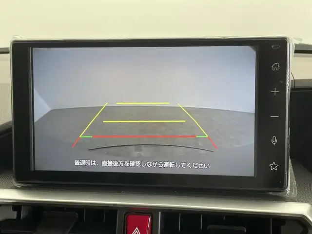 ダイハツ ロッキー X 大分県 2024(令6)年 1.3万km グレーマイカM ワンオーナー/禁煙車/スマートアシススト/衝突回避支援ブレーキ機能（対車両・対歩行者［昼夜］）/衝突警報機能（対車両・対歩行者［昼夜］）/ブレーキ制御付誤発進抑制機能（前方・後方）/車線逸脱抑制制御機能/車線逸脱警報機能/路側逸脱警報機能/ふらつき警報/先行車発進お知らせ機能/標識認識機能(進入禁止/最高速度/一時停止)/AHB（オートハイビーム）/9型ディスプレイオーディオ/・フルセグTV、BT対応/、HDMI、USB/・AppleCarPlay、AndroidAuto/ステアリングスイッチ/バックカメラ/ビルトインETC/純正ドライブレコーダー/アイドリングストップ/横滑り防止装置/電動格納ミラー/純正フロアマット/オートライト/LEDヘッドライト/純正16インチアルミホイール/保証書、取説、スペアキー有り