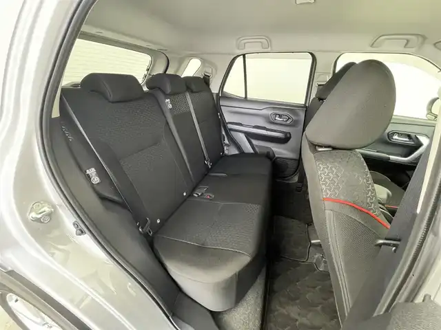 ダイハツ ロッキー X 大分県 2024(令6)年 1.3万km グレーマイカM ワンオーナー/禁煙車/スマートアシススト/衝突回避支援ブレーキ機能（対車両・対歩行者［昼夜］）/衝突警報機能（対車両・対歩行者［昼夜］）/ブレーキ制御付誤発進抑制機能（前方・後方）/車線逸脱抑制制御機能/車線逸脱警報機能/路側逸脱警報機能/ふらつき警報/先行車発進お知らせ機能/標識認識機能(進入禁止/最高速度/一時停止)/AHB（オートハイビーム）/9型ディスプレイオーディオ/・フルセグTV、BT対応/、HDMI、USB/・AppleCarPlay、AndroidAuto/ステアリングスイッチ/バックカメラ/ビルトインETC/純正ドライブレコーダー/アイドリングストップ/横滑り防止装置/電動格納ミラー/純正フロアマット/オートライト/LEDヘッドライト/純正16インチアルミホイール/保証書、取説、スペアキー有り