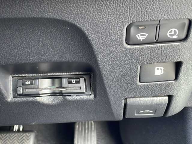 トヨタ プリウス ＰＨＶ S セーフティプラス 福岡県 2018(平30)年 7.7万km ホワイトパールクリスタルシャイン アルパイン製11型フローティングナビ/バックカメラ/ソーラーパネル/ビルトインETC/レーダークルーズコントロール/ステアリングヒーター/クリアランスソナー/スマートキー/プッシュスタート/Wエアバック/ABS