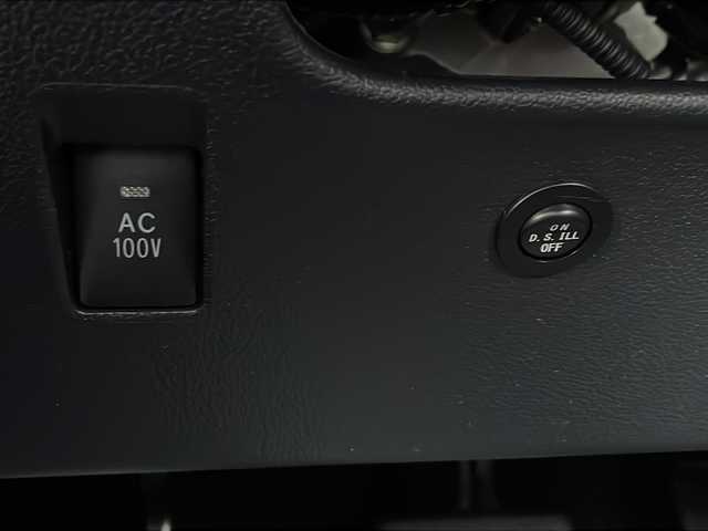 トヨタ プリウス ＰＨＶ S セーフティプラス 福岡県 2018(平30)年 7.7万km ホワイトパールクリスタルシャイン アルパイン製11型フローティングナビ/バックカメラ/ソーラーパネル/ビルトインETC/レーダークルーズコントロール/ステアリングヒーター/クリアランスソナー/スマートキー/プッシュスタート/Wエアバック/ABS