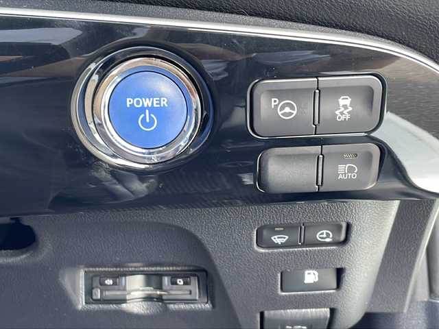 トヨタ プリウス ＰＨＶ S セーフティプラス 福岡県 2018(平30)年 7.7万km ホワイトパールクリスタルシャイン アルパイン製11型フローティングナビ/バックカメラ/ソーラーパネル/ビルトインETC/レーダークルーズコントロール/ステアリングヒーター/クリアランスソナー/スマートキー/プッシュスタート/Wエアバック/ABS