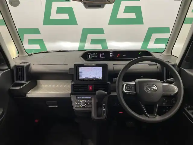ダイハツ タント X 鹿児島県 2022(令4)年 6.1万km ブライトシルバーメタリック 禁煙車　/片側パワスラ　/社外ナビ　/Ｂｌｕｅｔｏｏｔｈ　/バックカメラ　/ビルドインＥＴＣ　/前後コーナーセンサー　/オートマチックハイビーム　/スマートキー　/プッシュスタート　/アイドリングストップ　/スペアキー/DN席シートヒーター/LEDヘッドライト/電格ミラー/後席テーブル/純正アルミ/カーテンエアバッグ