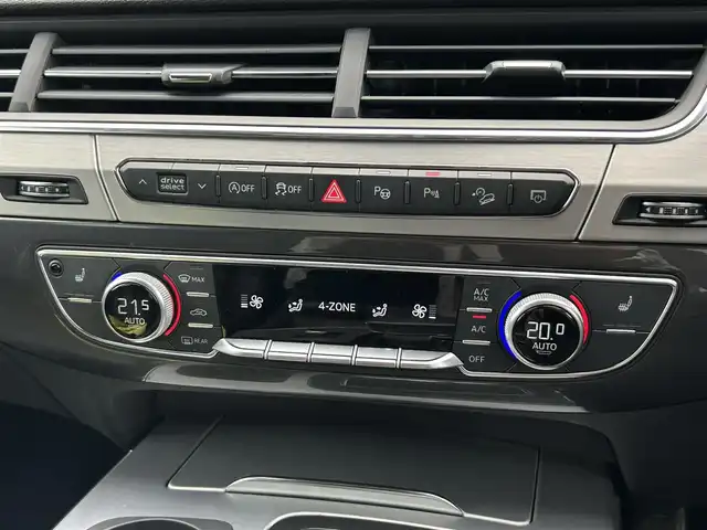 アウディ Ｑ７ 55TFSIクワトロ Sライン 茨城県 2018(平30)年 4.1万km グレイシアホワイトメタリック 7シ-タ-パッケージ /リアアシスタンスパッケージ /フリップダウンモニター /マトリクスLED /バーチャルコックピット /360度カメラ/黒革 /シートヒーター /M付パワーシート /パワーテールゲート /アウディプレセンス /ACC /LKA /BSM /ナビ /12セグ /CarPlay/BT/DVD/CD/パドルシフト/純正20インチAW/ドラレコ/禁煙車