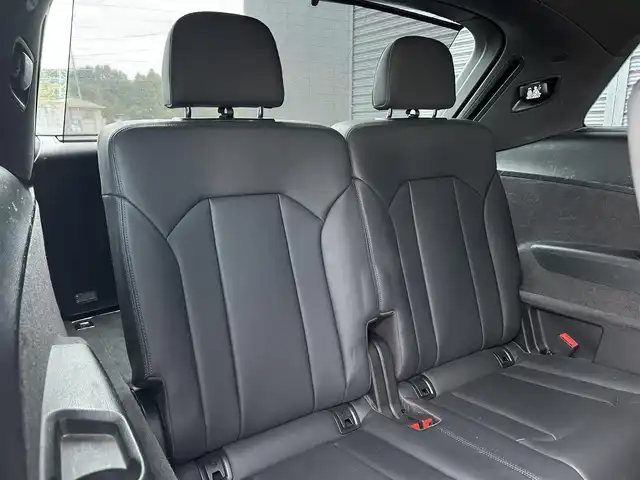 アウディ Ｑ７ 55TFSIクワトロ Sライン 茨城県 2018(平30)年 4.1万km グレイシアホワイトメタリック 7シ-タ-パッケージ /リアアシスタンスパッケージ /フリップダウンモニター /マトリクスLED /バーチャルコックピット /360度カメラ/黒革 /シートヒーター /M付パワーシート /パワーテールゲート /アウディプレセンス /ACC /LKA /BSM /ナビ /12セグ /CarPlay/BT/DVD/CD/パドルシフト/純正20インチAW/ドラレコ/禁煙車