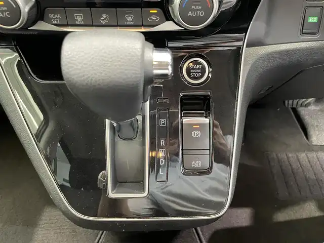 日産 セレナ ハイウェイスター V 鹿児島県 2020(令2)年 5.9万km ダイヤモンドブラック 禁煙/純正ナビ（CD/DVD/Bluetooth/フルセグTV）/バックカメラ　/プロパイロット/追従クルーズコントロール　/衝突軽減ブレーキ　/前後コーナーセンサー/レーンキープアシスト/横滑り防止　/両側パワースライドドア　/電動パーキングブレーキ　/前方ドライブレコーダー　/ＥＴＣ　/革巻きステアリング　/純正アルミホイール/純正フロアマット