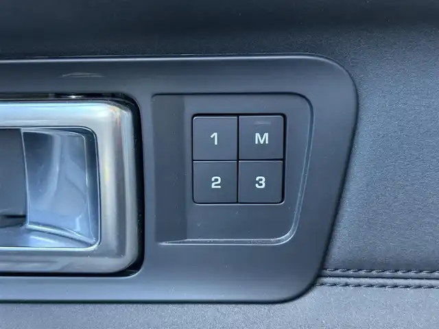 ランドローバー ランドローバー ディスカバリースポーツ　HSE 静岡県 2017(平29)年 1.5万km Ｄグリーン レザーシート/BSM/MERIDIANサウンド/純正ナビ/(Bluetooth/フルセグ)/360°カメラ/パーキングアシスト/ダウンヒルアシストコントロール/メモリー付パワーシート/シートヒーター/スマートキー/フロアマット/純正19インチアルミホイール/保証書/取扱説明書/スペアキー