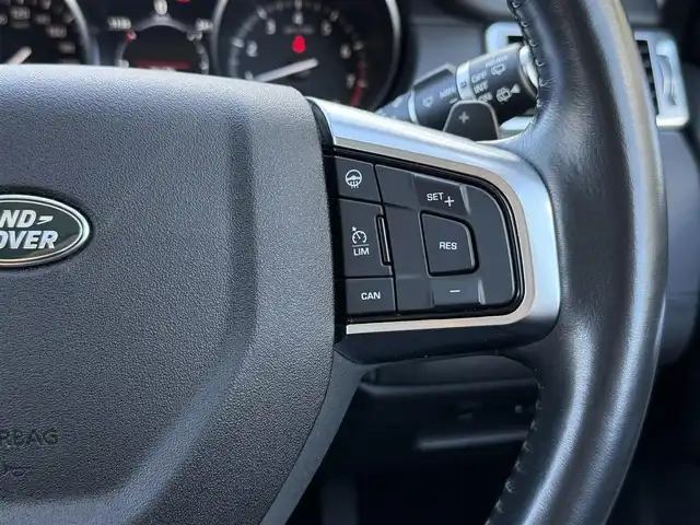 ランドローバー ランドローバー ディスカバリースポーツ　HSE 静岡県 2017(平29)年 1.5万km Ｄグリーン レザーシート/BSM/MERIDIANサウンド/純正ナビ/(Bluetooth/フルセグ)/360°カメラ/パーキングアシスト/ダウンヒルアシストコントロール/メモリー付パワーシート/シートヒーター/スマートキー/フロアマット/純正19インチアルミホイール/保証書/取扱説明書/スペアキー