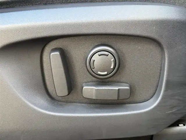 ランドローバー ランドローバー ディスカバリースポーツ　HSE 静岡県 2017(平29)年 1.5万km Ｄグリーン レザーシート/BSM/MERIDIANサウンド/純正ナビ/(Bluetooth/フルセグ)/360°カメラ/パーキングアシスト/ダウンヒルアシストコントロール/メモリー付パワーシート/シートヒーター/スマートキー/フロアマット/純正19インチアルミホイール/保証書/取扱説明書/スペアキー