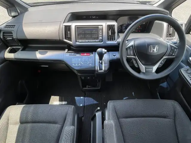 ホンダ ステップワゴン スパーダ Z インターナビセレ 熊本県 2013(平25)年 9万km プレミアムスパークルブラックパール (株)IDOMが運営する【じしゃロン熊本店】の自社ローン専用車両になりますこちらは現金またはオートローンご利用時の価格です。自社ローンご希望の方は別途その旨お申付け下さい/純正HDDナビ【9NW3】/　（ワンセグTV・DVD・CD・USB・AM/FM）/ビルトインETC/バックカメラ/アイドリングストップ/横滑り防止装置/オートライト/パドルシフト/電動格納ウィンカーミラー/ISOFIX/ドアバイザー/純正フロアマット/純正16インチアルミホイール/純正HIDヘッドライト