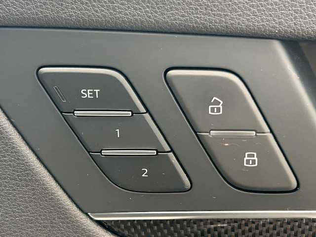 アウディ ＳＱ５ 宮城県 2018(平30)年 3万km デイトナグレーパールエフェクト ワンオーナー/ターボ/4WD/純正ナビ/バックカメラ/フルセグTV/Bluetooth/CD/DVD/衝突被害軽減システム/アダプティブクルーズコントロール/レーンキープアシスト/ダウンヒルアシストコントロール/前後コーナーセンサー/MTモード付きAT/パーキングアシスト/電動リアゲート/本革レザーシート/シートヒーター/パワーシート/純正ビルトインETC2.0/純正ドライブレコーダー/純正アルミホイール/純正フロアマット/ルーフレール/純正ルーフキャリア/LEDヘッドライト/オートライト/フォグランプ