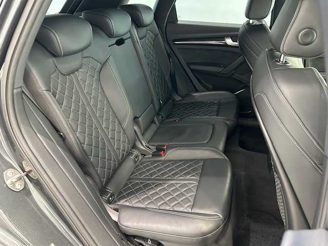 アウディ ＳＱ５ 宮城県 2018(平30)年 3万km デイトナグレーパールエフェクト ワンオーナー/ターボ/4WD/純正ナビ/バックカメラ/フルセグTV/Bluetooth/CD/DVD/衝突被害軽減システム/アダプティブクルーズコントロール/レーンキープアシスト/ダウンヒルアシストコントロール/前後コーナーセンサー/MTモード付きAT/パーキングアシスト/電動リアゲート/本革レザーシート/シートヒーター/パワーシート/純正ビルトインETC2.0/純正ドライブレコーダー/純正アルミホイール/純正フロアマット/ルーフレール/純正ルーフキャリア/LEDヘッドライト/オートライト/フォグランプ