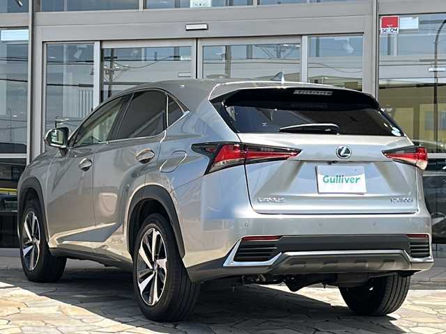 レクサス ＮＸ 300h Iパッケージ 静岡県 2017(平29)年 5.3万km ソニックチタニウム サンルーフ/ベージュ革シート/純正ナビ/フルセグTV /バックカメラ/スマートキー/プッシュスタート/ETC/三眼LEDヘッドライト/パワーシート/シートヒーター/パワーバックドア/クリアランスソナー/レーダークルーズコントロール/衝突軽減ブレーキ/レーンキープアシスト/オートハイビーム/ドライブレコーダー
