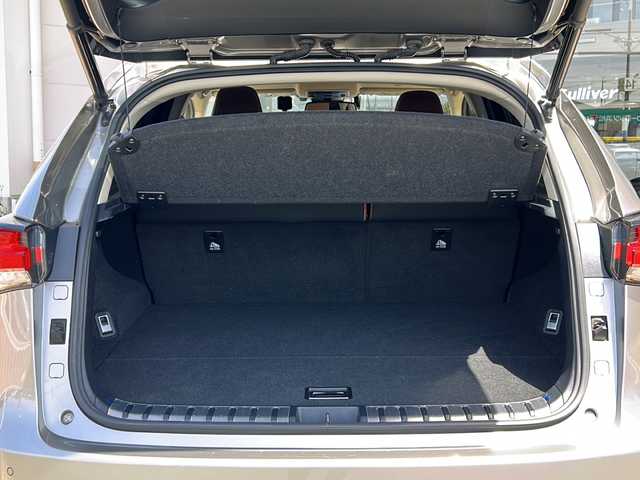 レクサス ＮＸ 300h Iパッケージ 静岡県 2017(平29)年 5.3万km ソニックチタニウム サンルーフ/ベージュ革シート/純正ナビ/フルセグTV /バックカメラ/スマートキー/プッシュスタート/ETC/三眼LEDヘッドライト/パワーシート/シートヒーター/パワーバックドア/クリアランスソナー/レーダークルーズコントロール/衝突軽減ブレーキ/レーンキープアシスト/オートハイビーム/ドライブレコーダー