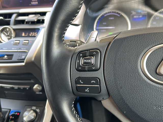レクサス ＮＸ 300h Iパッケージ 静岡県 2017(平29)年 5.3万km ソニックチタニウム サンルーフ/ベージュ革シート/純正ナビ/フルセグTV /バックカメラ/スマートキー/プッシュスタート/ETC/三眼LEDヘッドライト/パワーシート/シートヒーター/パワーバックドア/クリアランスソナー/レーダークルーズコントロール/衝突軽減ブレーキ/レーンキープアシスト/オートハイビーム/ドライブレコーダー