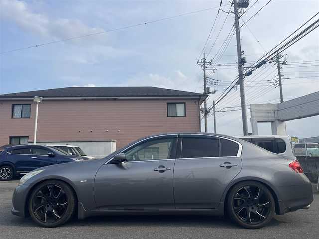 日産 スカイライン 250GT Type P 群馬県 2010(平22)年 6.2万km 銀／ガンＭ 純正メモリナビ・TV/バックカメラ/黒レザーシート/シートメモリー/プッシュスタート/ETC/社外19インチAW/車高調（TEIN）/純正足回り積込